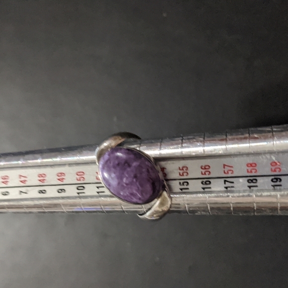 Sterling Silver Purple Charoite Gemstone Curved Band Ring - size 6 - Picture 6 of 6